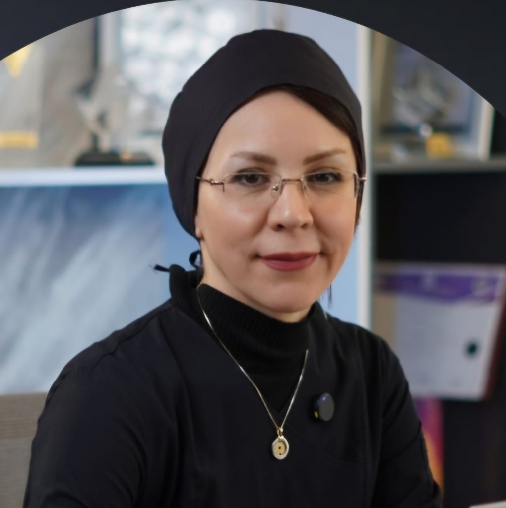 دکتر آزاده خاجوی متخصص پروتزهای دندانی